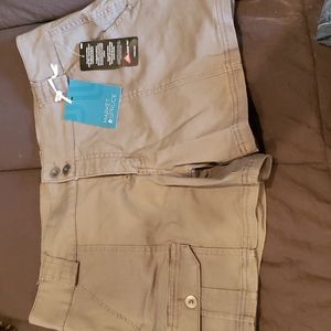 Market and spruce grey shorts
